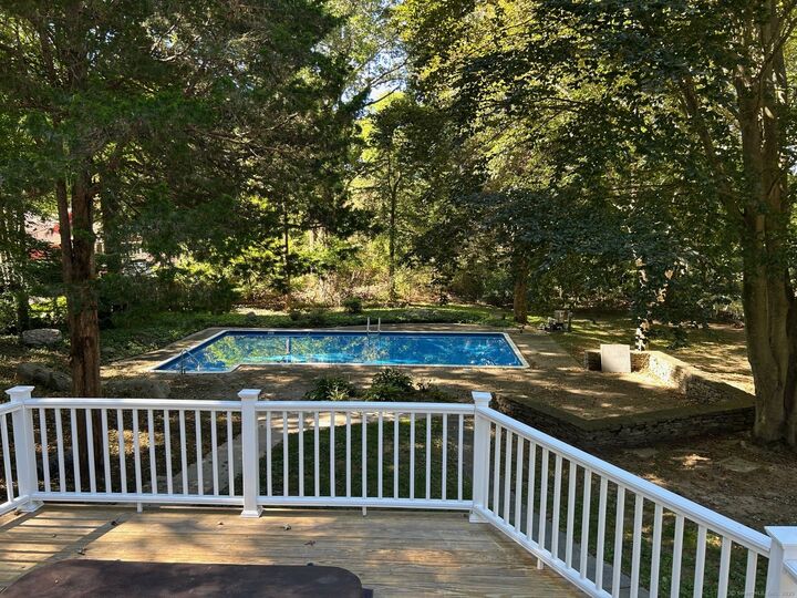 Property Photo:  16 Forest Hills Drive  CT 06443 