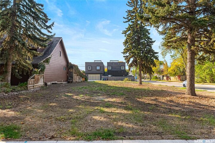 Property Photo:  675A University Drive  SK S7N 0J1 
