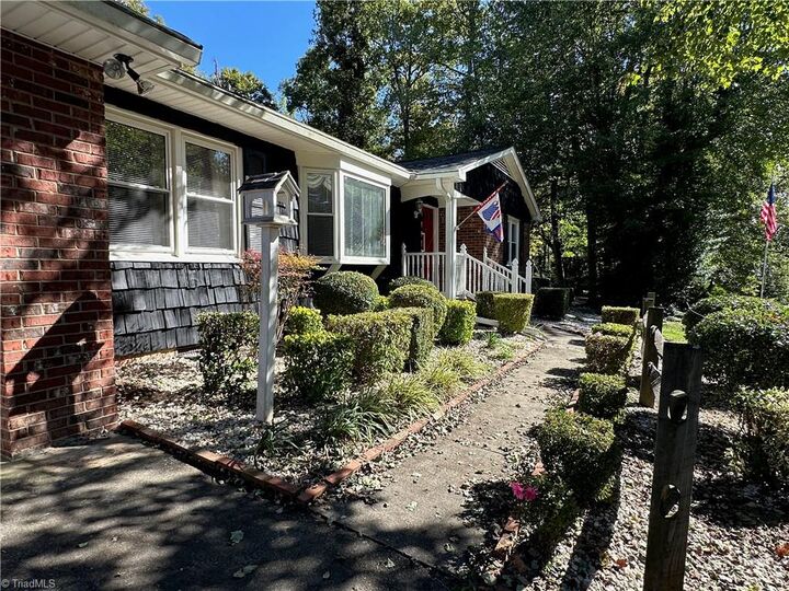 Property Photo:  14 Windsor Circle  NC 27360 