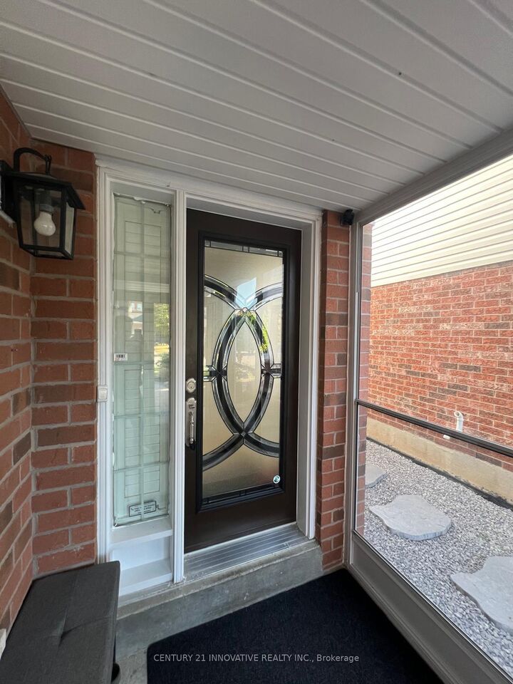 Property Photo: 25 Blacksmith Lane ON L1P 1N1