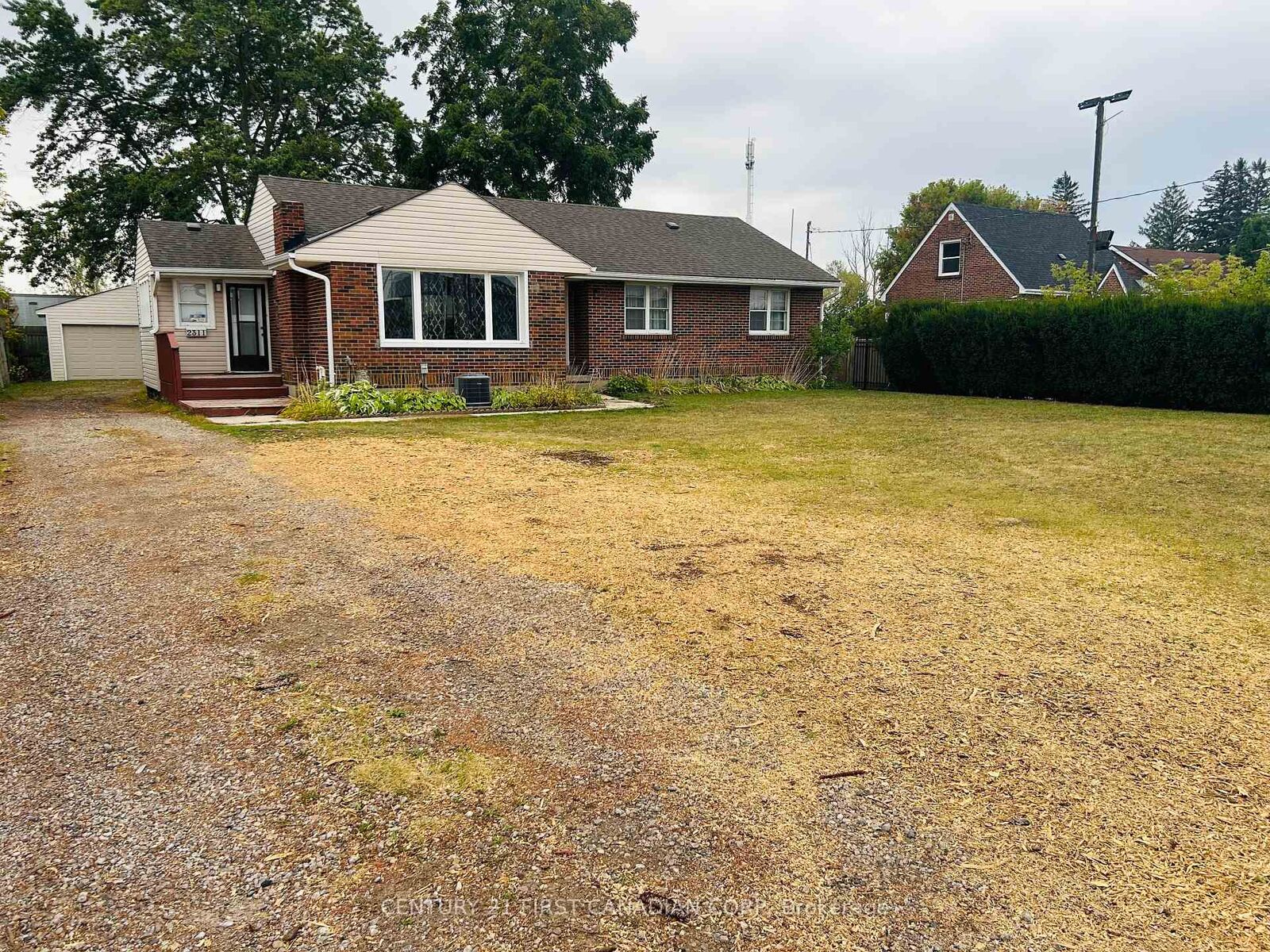 Property Photo:  2311 Dundas Street  ON N5V 1R4 