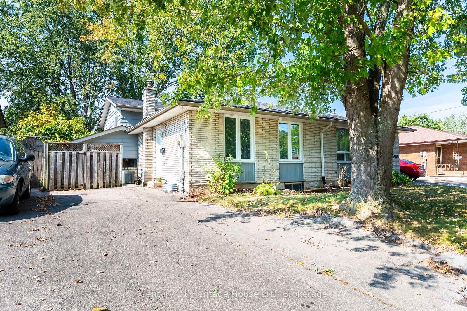 Property Photo:  387 First Avenue N  ON L3C 5R3 