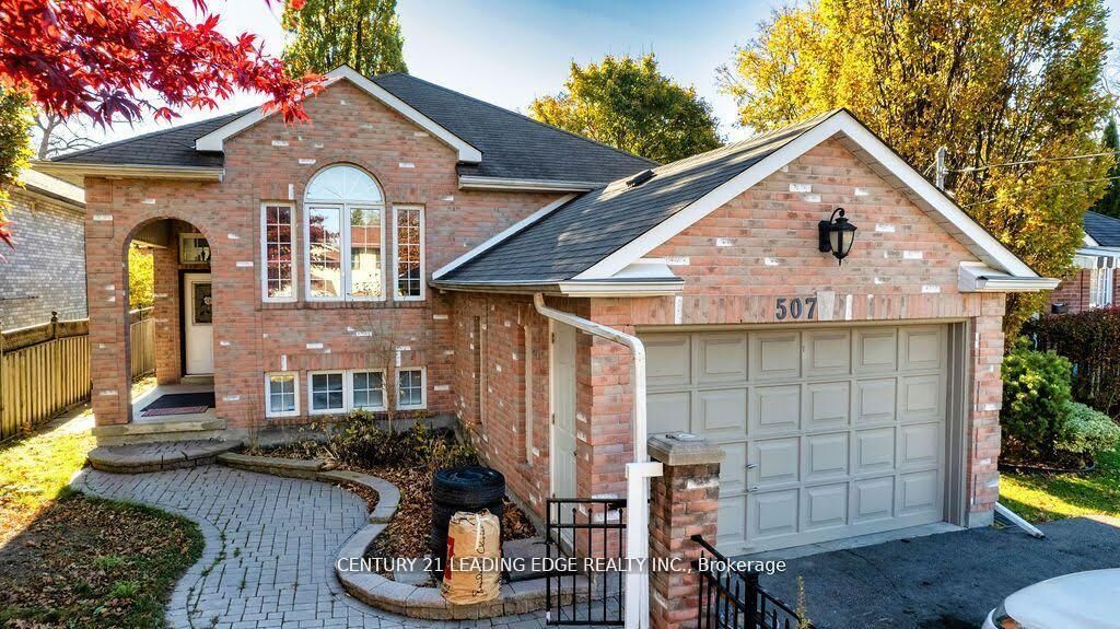 Photo de la propriété:  507 Dunlop Street  ON L1N 1V3 