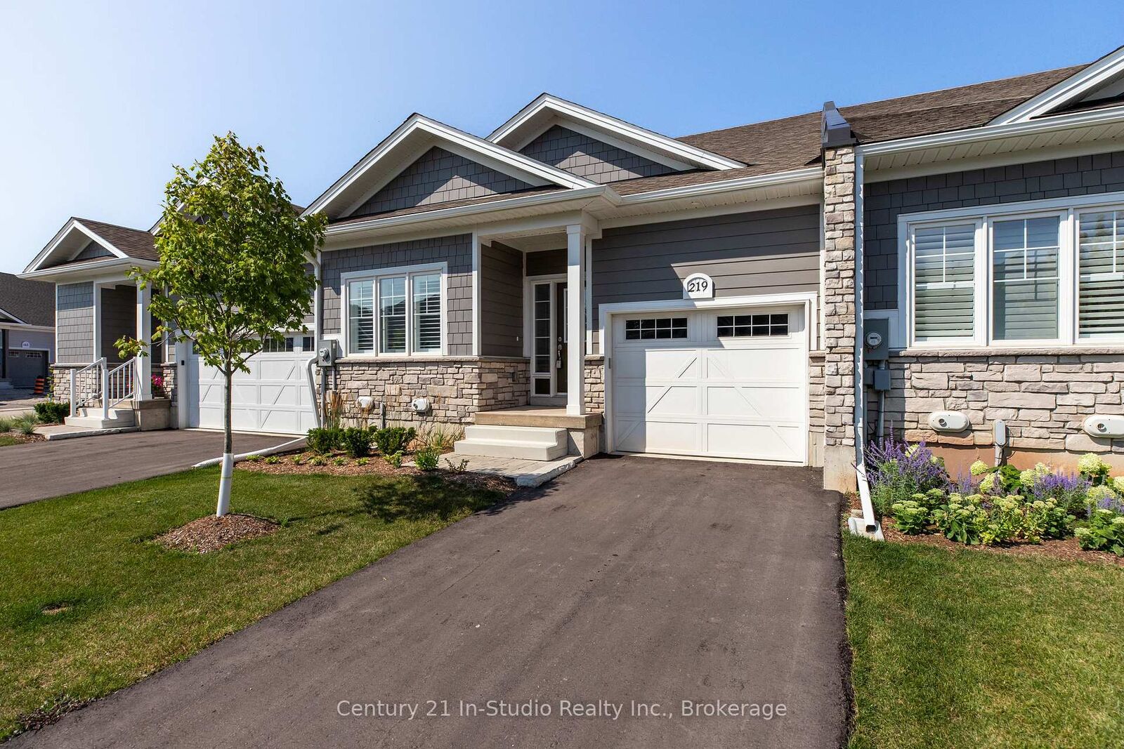 Property Photo:  219 Ironwood Way  ON N0H 1S0 