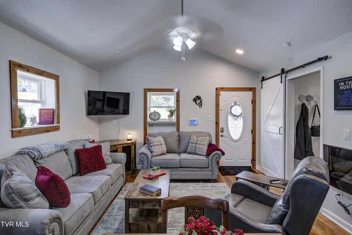 Property Photo: 313 Bay Street TN 37645