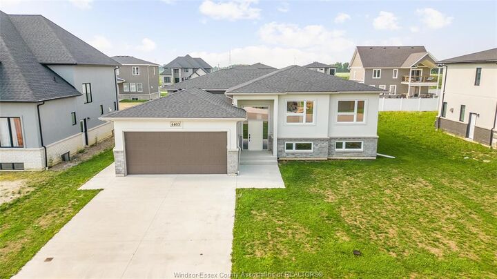 4403 Belmont  Comber ON N0P 1J0 photo