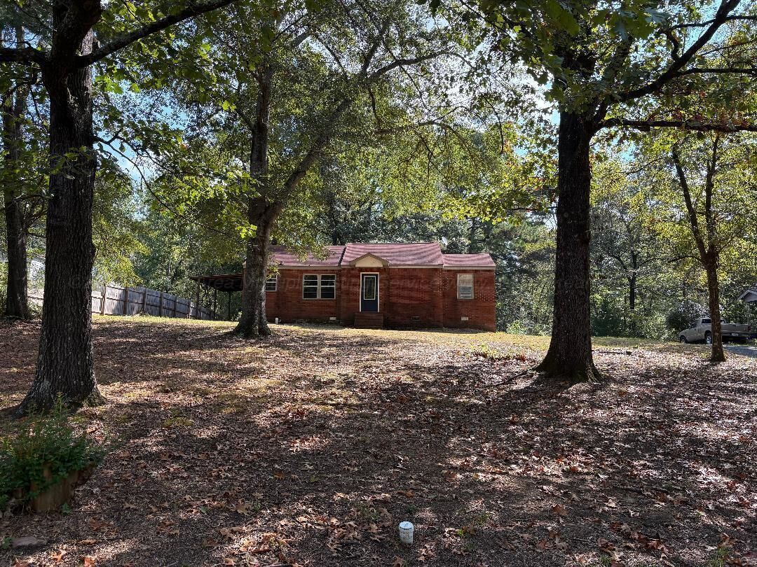Property Photo: 607 Highland Ave AL 35501