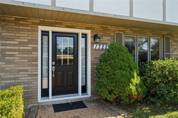 Property Photo: 1722 Arona Rd PA 15642