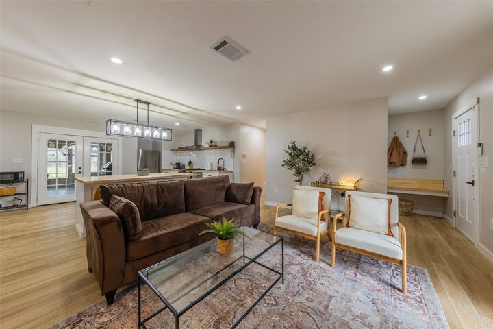Property Photo:  805 Sahara Avenue  TX 78745 