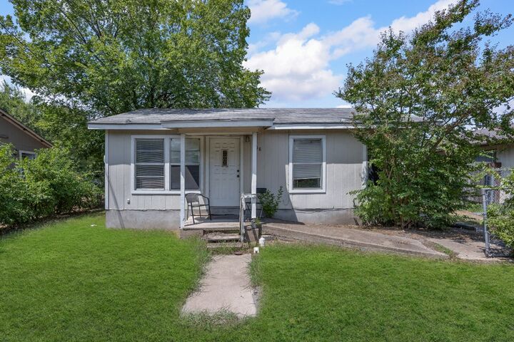 Property Photo: 908 Vargas Road TX 78741