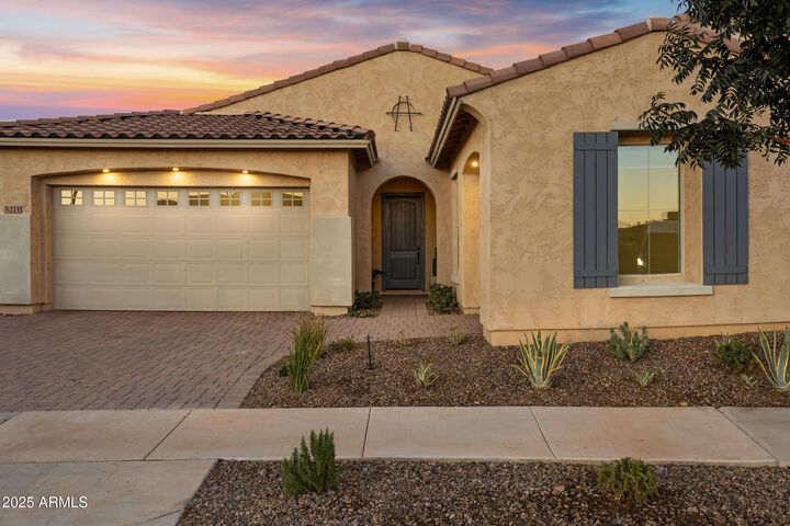 Property Photo: 5211 S Del Rancho -- AZ 85212