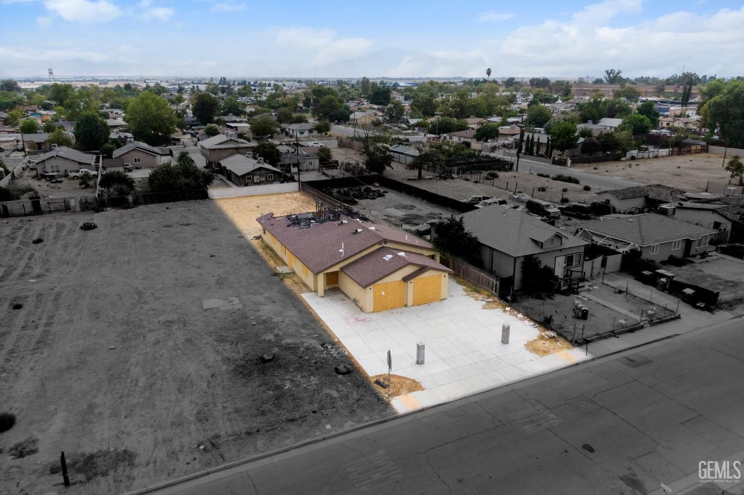 Property Photo:  113 Milham Drive  CA 93307 