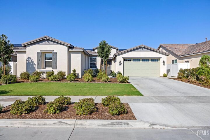 Property Photo: 14904 Rutherford Park Avenue CA 93311