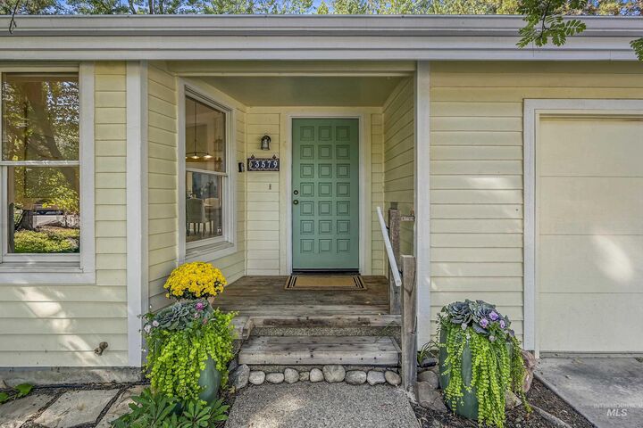 Property Photo:  3579 N 39th St  ID 83703-4509 