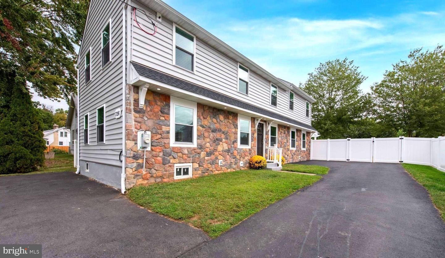 Property Photo:  726 W Brookhaven Road  PA 19086 