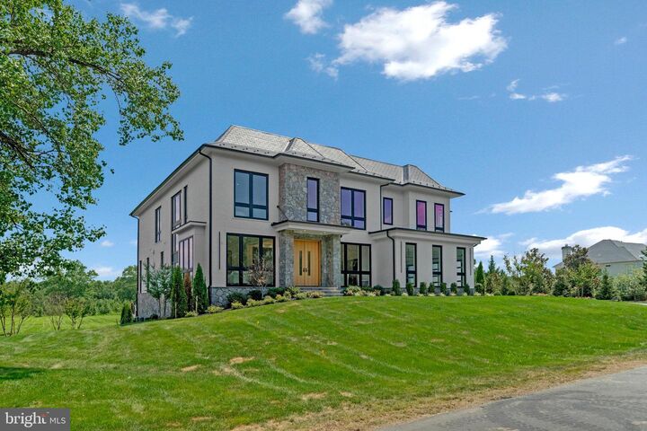 Property Photo:  5265 Chandley Farm Circle  VA 20120 
