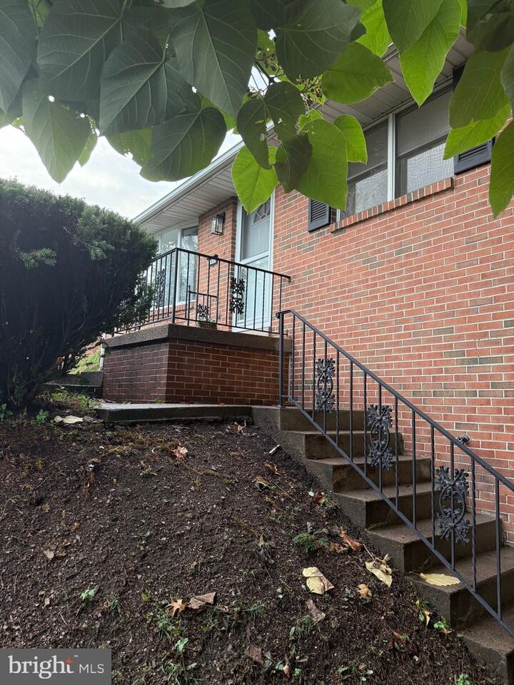 Property Photo:  2408 Swatara Street  PA 17104 