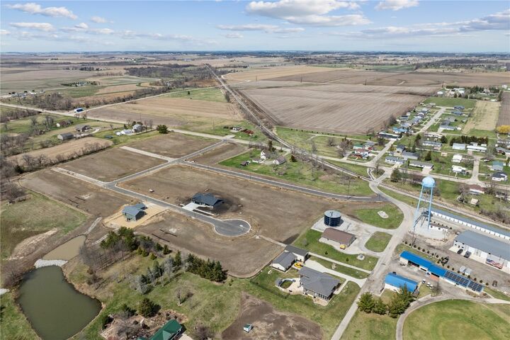 Property Photo:  103 Meadow Drive  IA 52332 