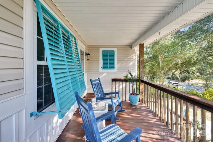 Property Photo:  105 SE 37th Street  NC 28465 