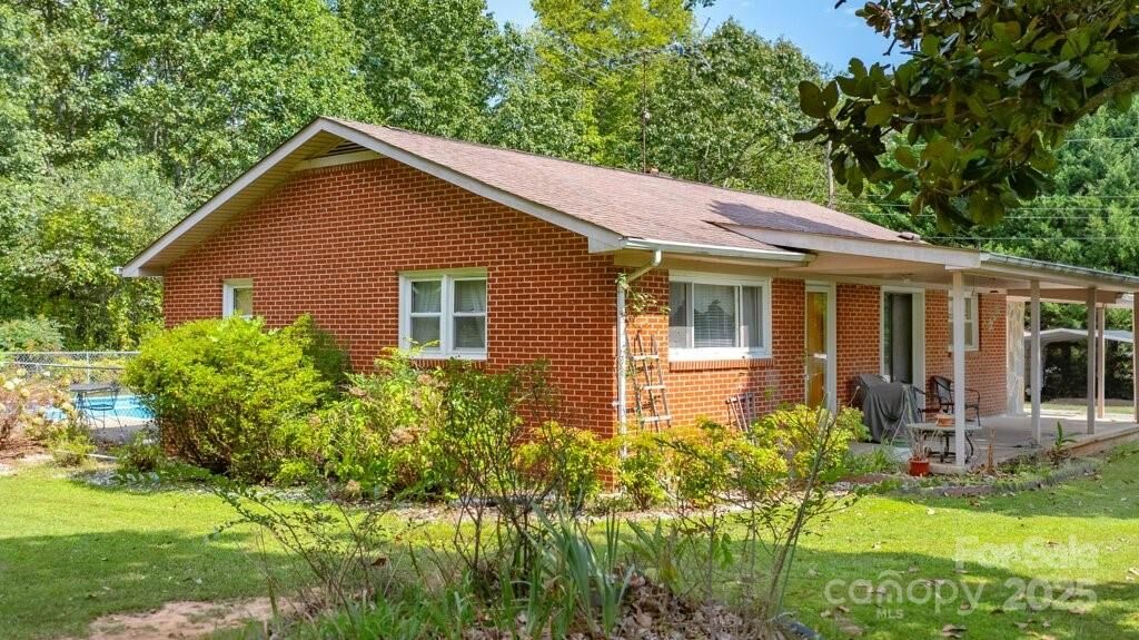 Property Photo: 489 Ned McGimsey Road NC 28761