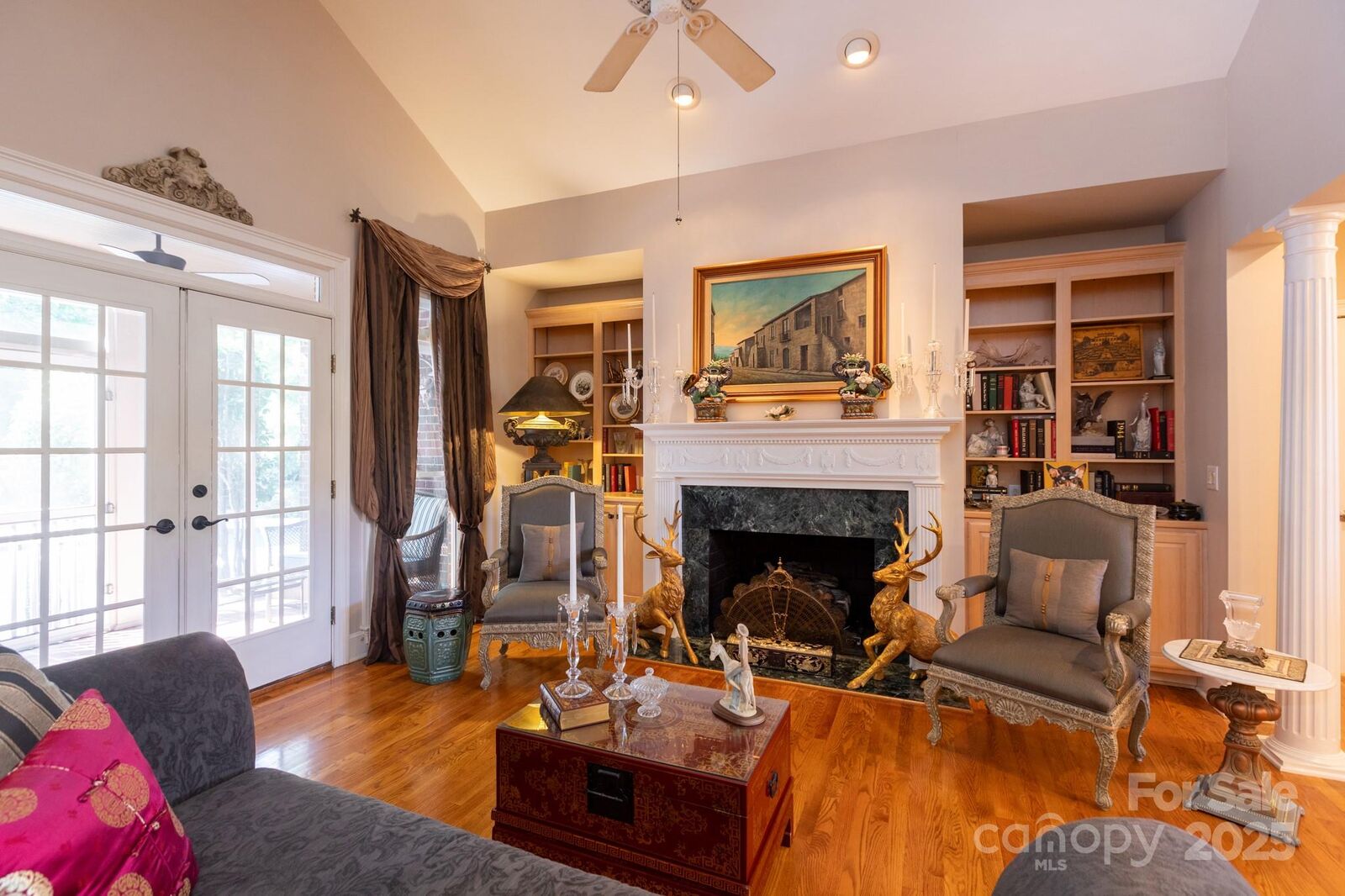 Property Photo: 8731 Oakthorpe Drive NC 28277