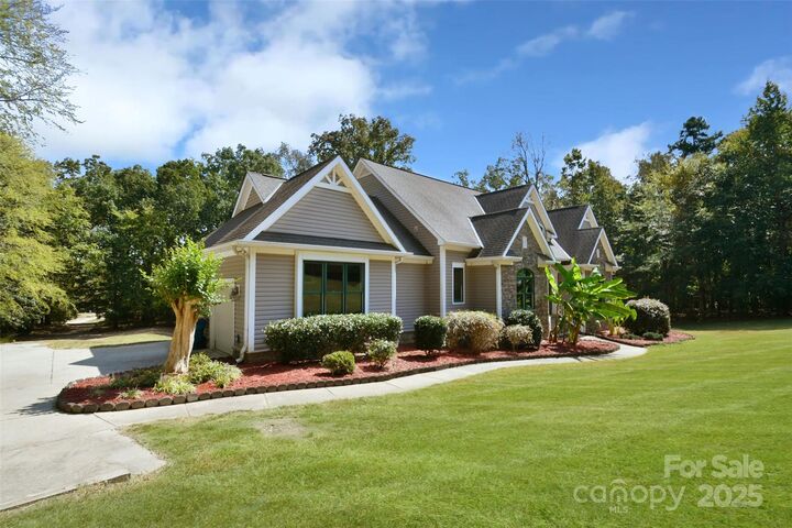 Property Photo: 14832 Hus McGinnis Road NC 28078
