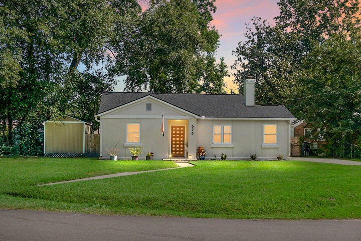 Property Photo:  528 Parkwood Estates Drive  SC 29407 