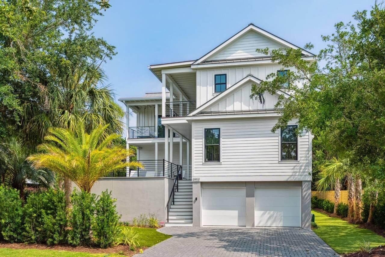 Property Photo:  3903 Cameron Boulevard  SC 29451 