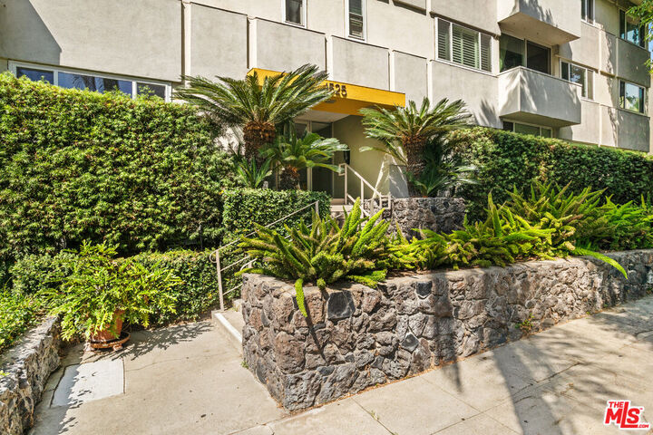 Property Photo:  1525 N Hayworth Ave  CA 90046 
