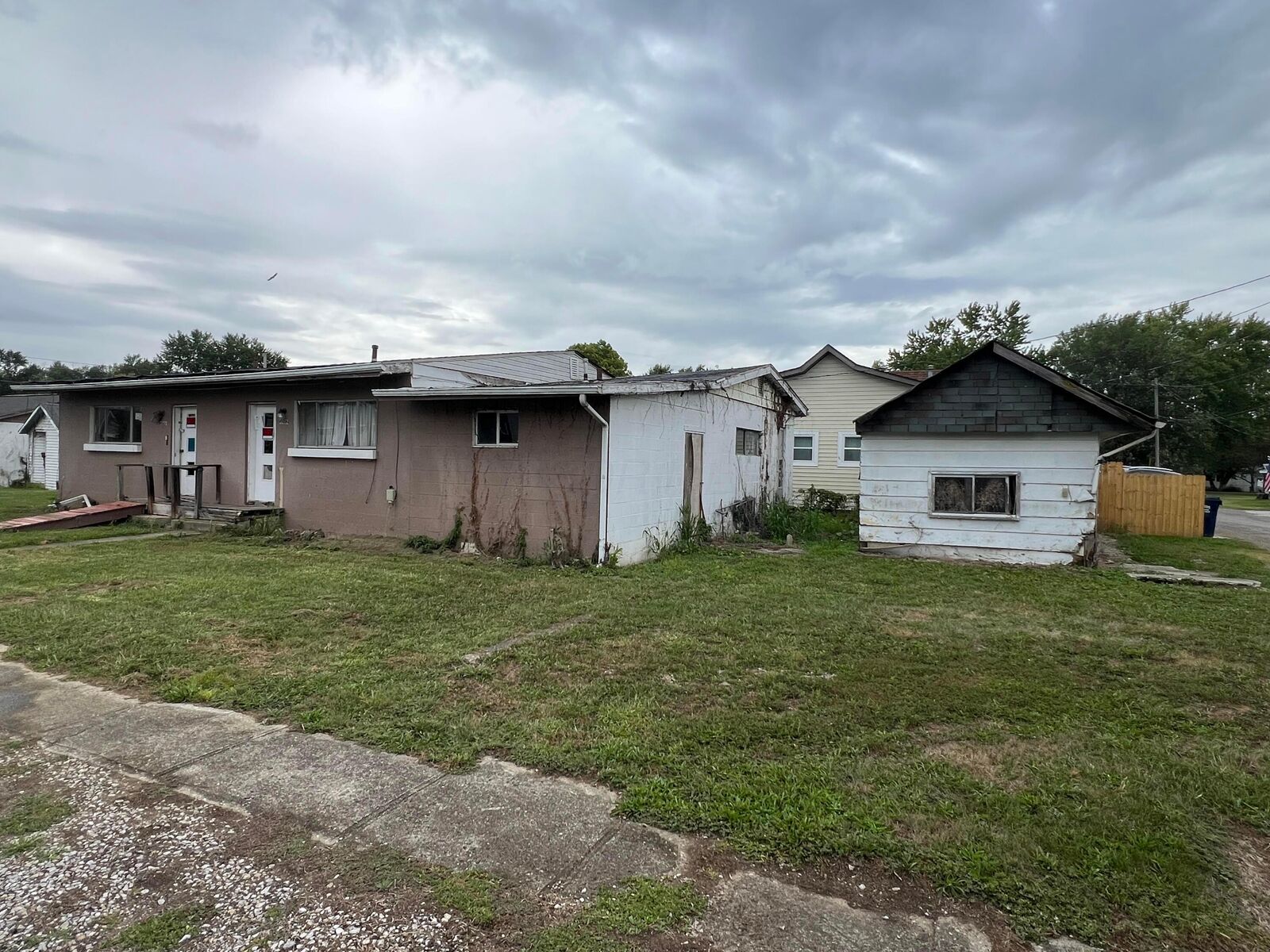 Property Photo: 3280 Shepard NE Avenue OH 43046