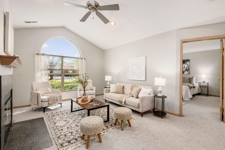 Property Photo:  5856 Locbury Lane  OH 43016 