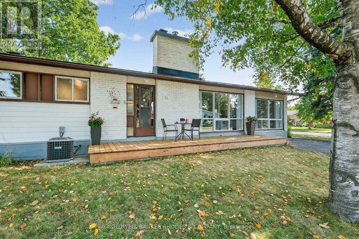 Property Photo: 11 Willeth Avenue ON K2E 5C2