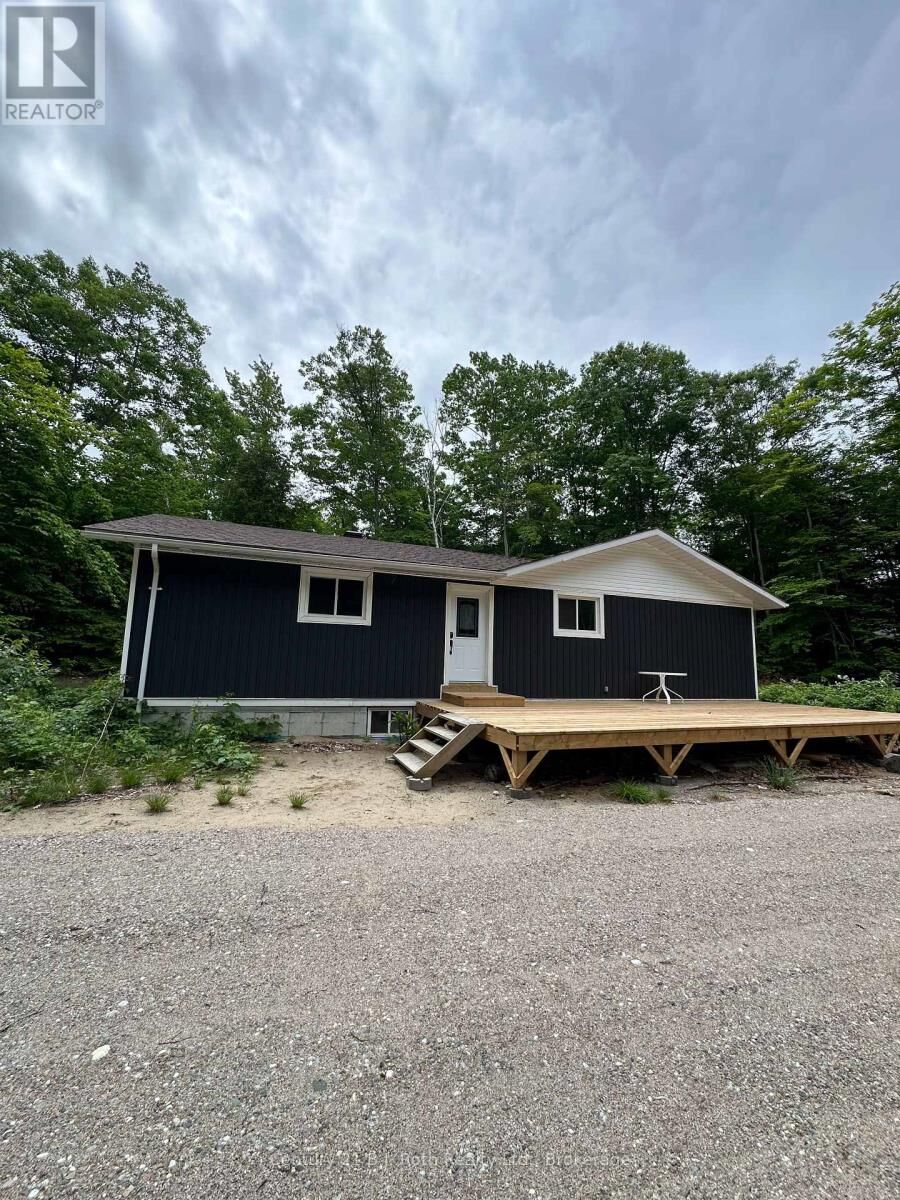 Photo de la propriété:  1 Waagosh Miikans Lane West  ON L9M 0A9 