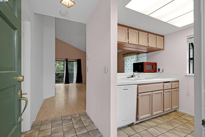 Property Photo: 2437 Saint Helena Dr. #3 CA 94542