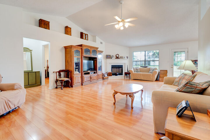 Property Photo: 4855 Orlimar Street FL 32536