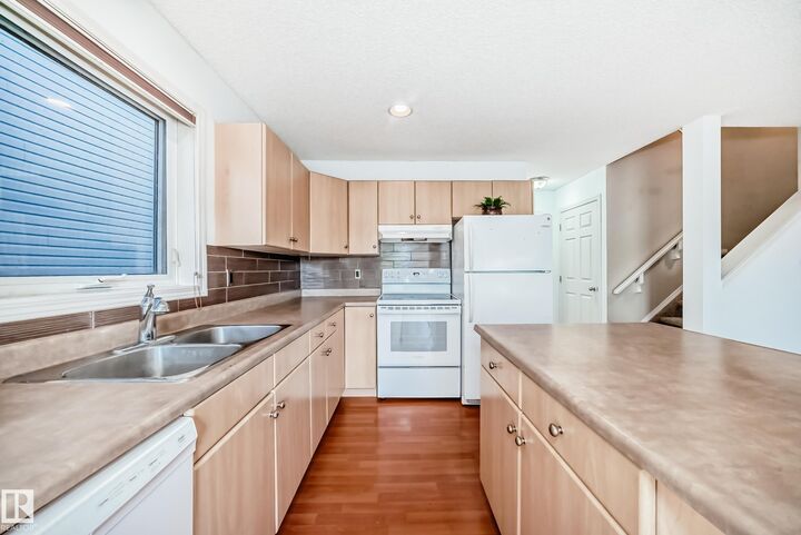 Property Photo:  2021 Grantham Court NW 34  AB T5T 6V7 