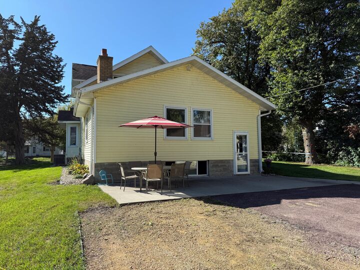 Property Photo:  826 3rd Street  MN 56074 