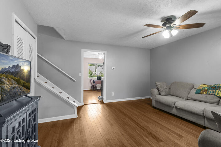 Property Photo:  6125 Park Rd  KY 40014