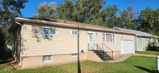 Property Photo:  818 S 17th Street S  ND 58504 