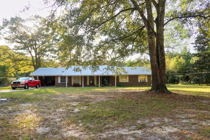 365 John Amacker Rd.  Carriere MS 39426 photo