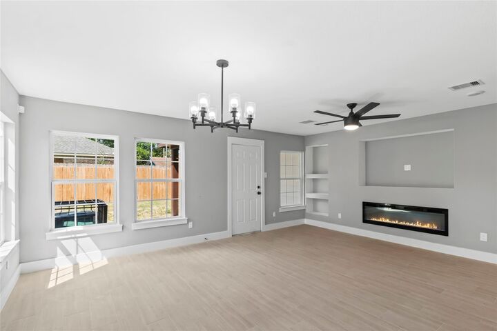 Property Photo: 6721 Cohn Street TX 77091