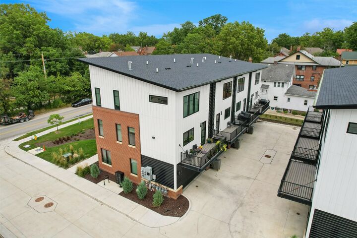 Property Photo: 4840 Ingersoll Avenue IA 50312