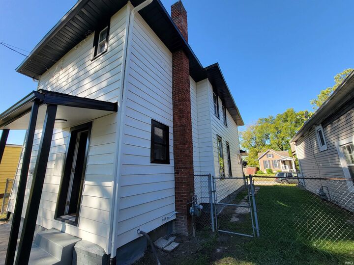 Property Photo:  2335 Smith Street  IN 46803-3447 