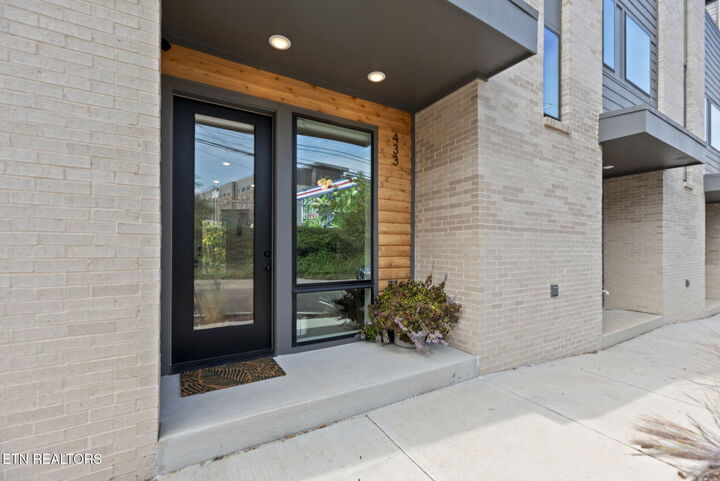 Property Photo: 433 Saint Paul St TN 37920