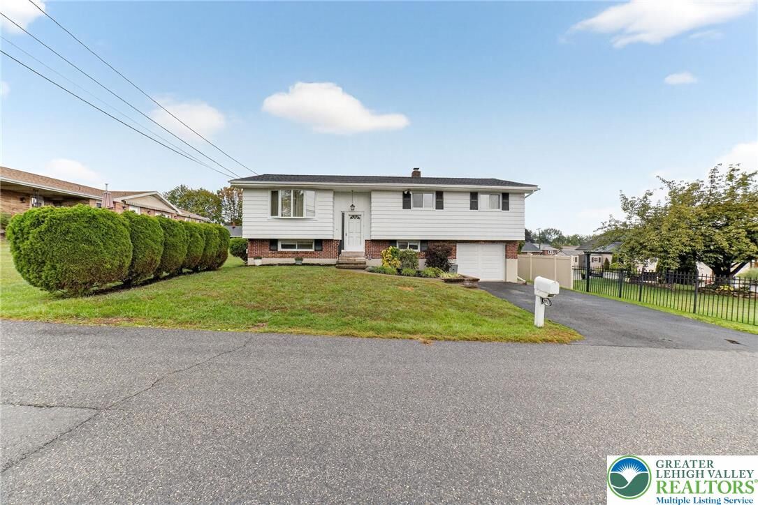 Property Photo:  2911 Jefferson Street  PA 18020 