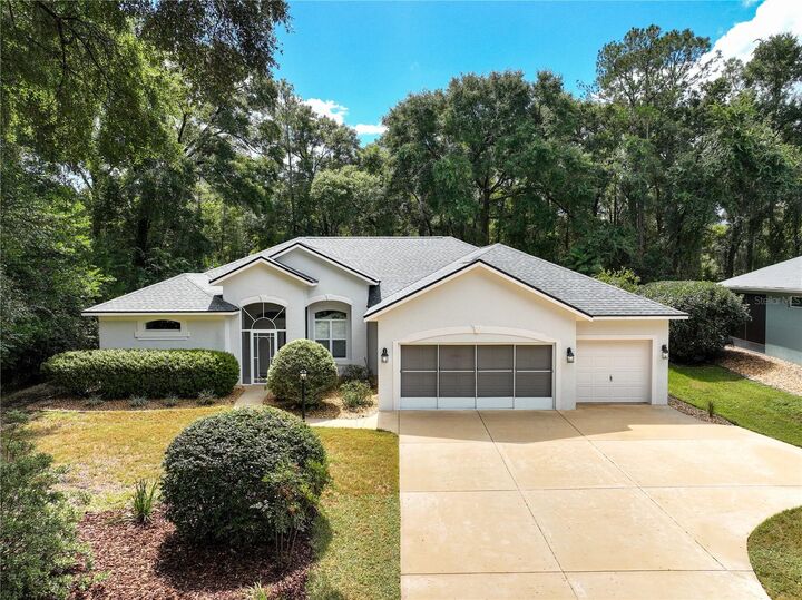 Property Photo: 19238 SW 101st Street FL 34432
