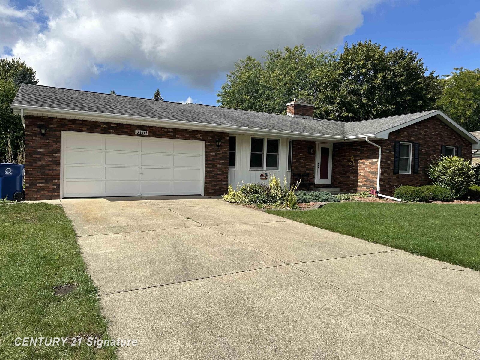 Property Photo:  2611 Chapel Drive  MI 48603 