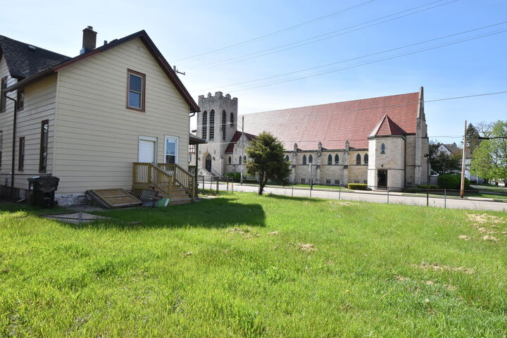Property Photo:  1700 Green St  WI 53402 