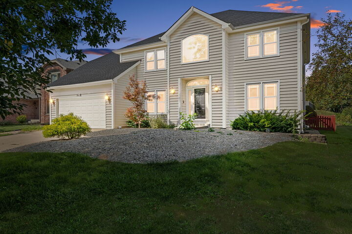 Property Photo: 1611 Frost Lane IL 60564