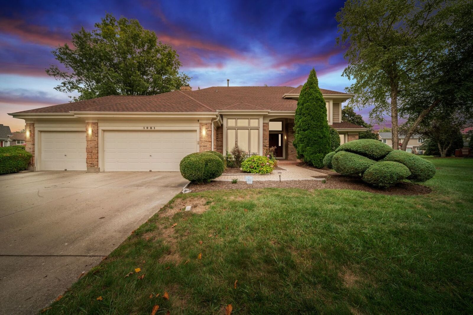 Property Photo:  1901 Brandywyn Lane  IL 60089 